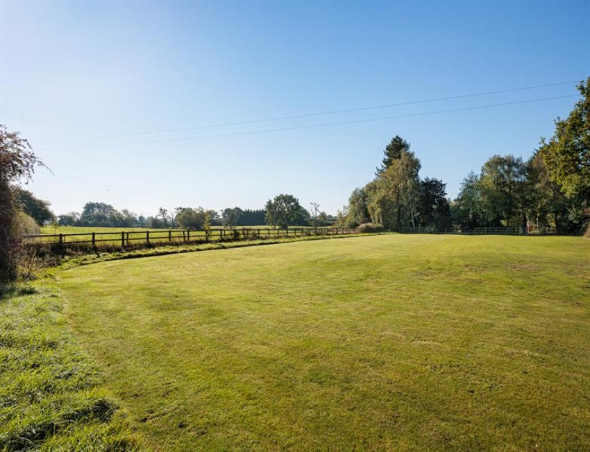 Images for Over 3000 square feet in 1.49 acre in Rushton, Tarporley