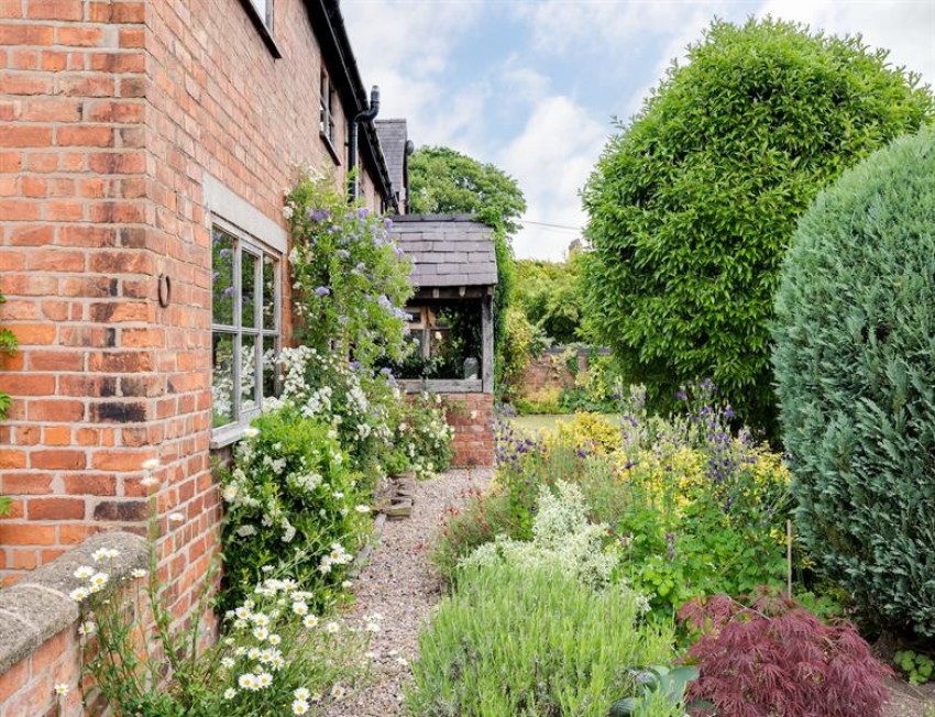 Images for House of character and quality in just under half an acre in Bunbury Heath
