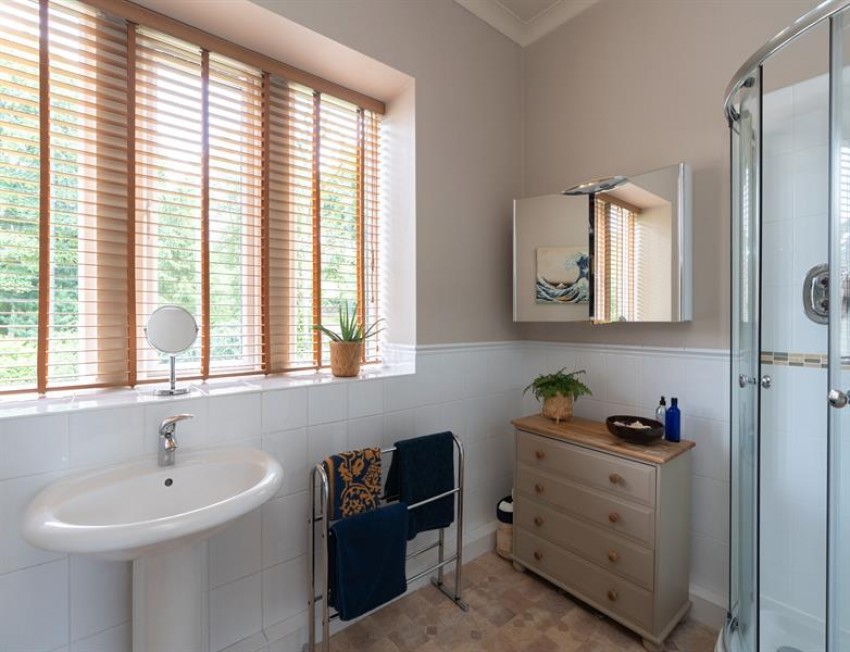 Images for Chunal, Glossop