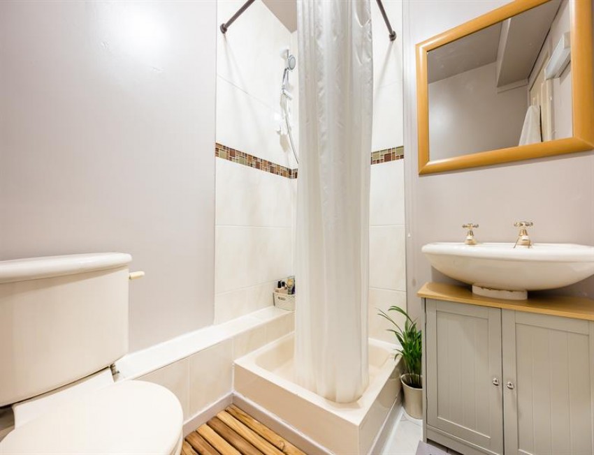 Images for Hale Road, Hale