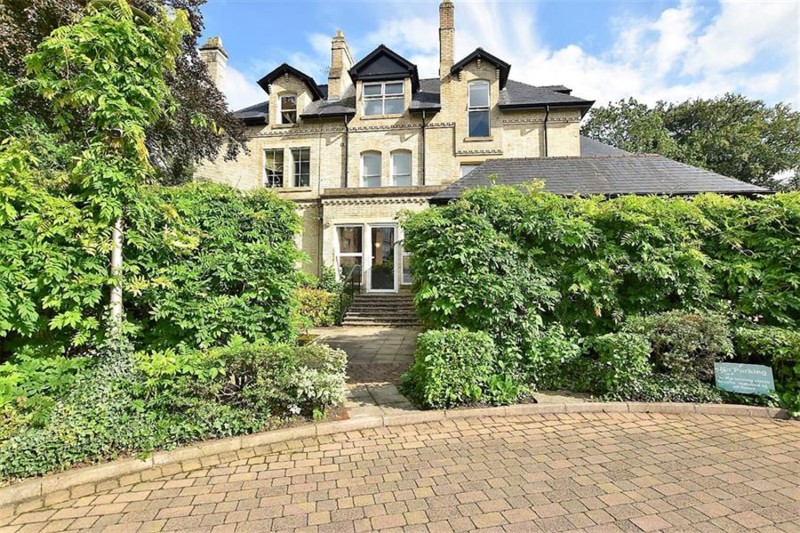 Larke Rise, Manchester