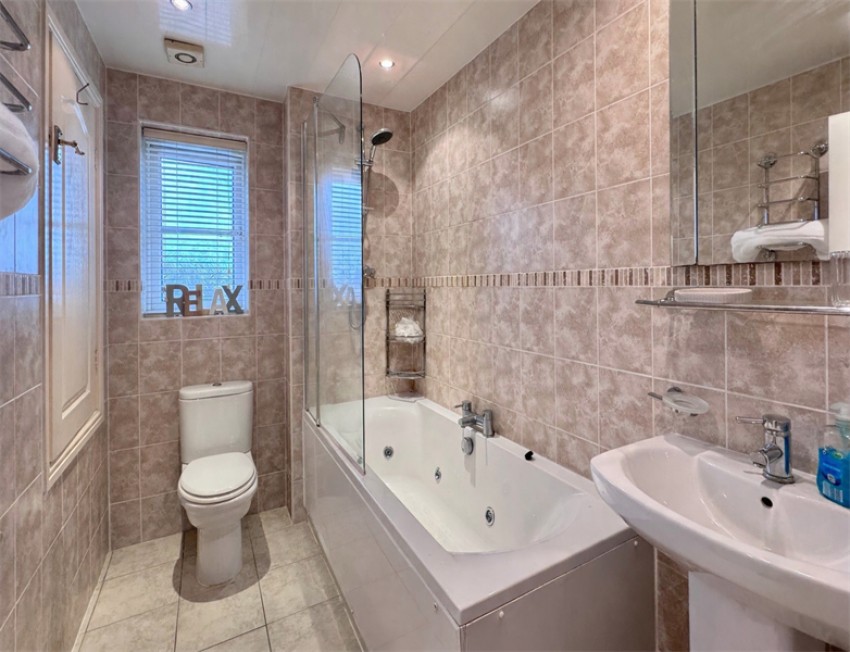 Images for Valemount, Hadfield, Glossop