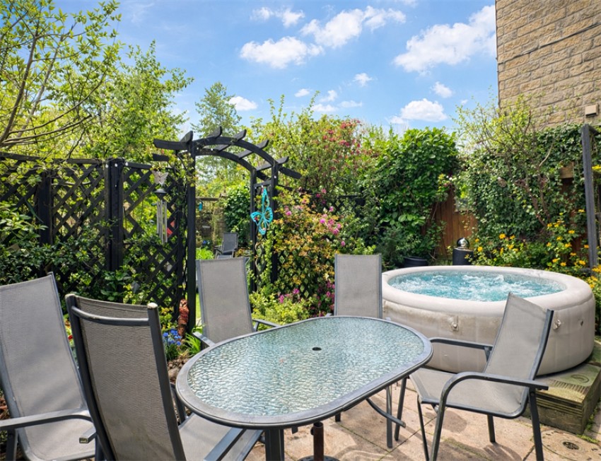 Images for Valemount, Hadfield, Glossop