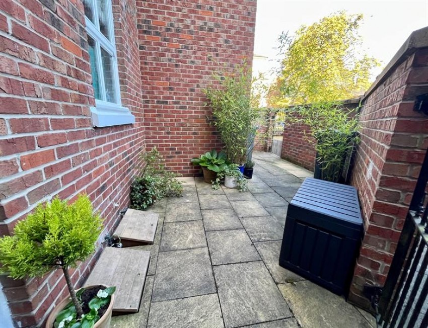 Images for Elm Grove, Didsbury