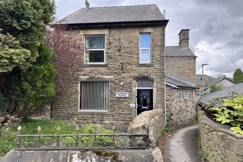 High Street, Chapel-En-Le-Frith, High Peak