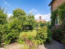 Images for Picturesque cottage of supreme quality in Horsley Lane, Beeston