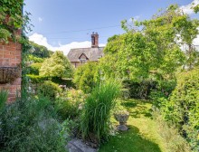 Images for Picturesque cottage of supreme quality in Horsley Lane, Beeston