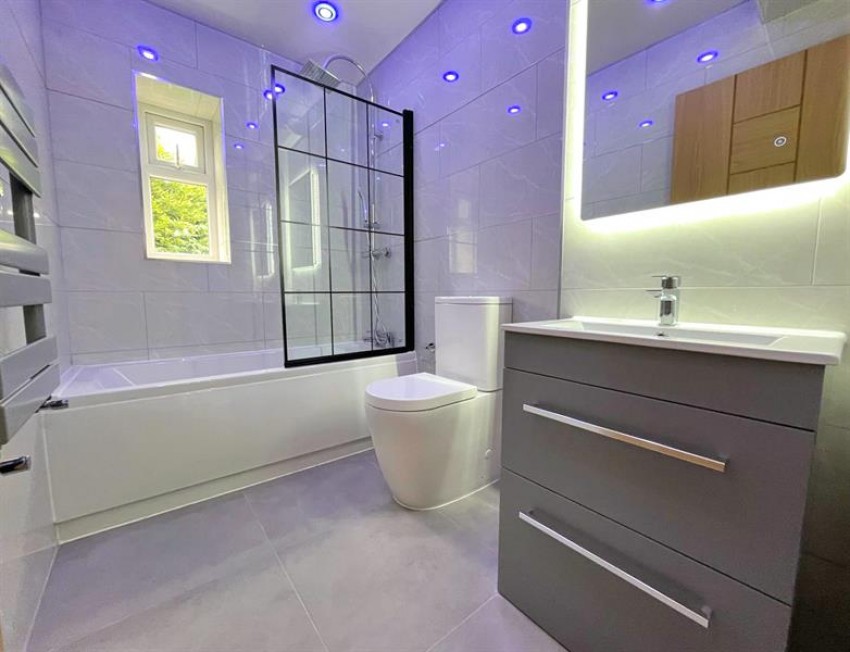 Images for Simons Close, Sale