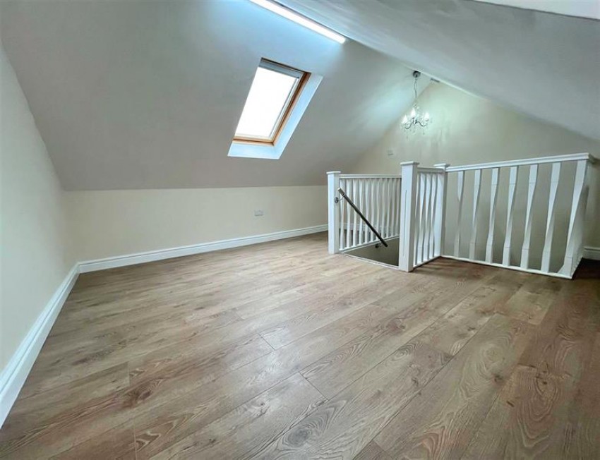 Images for Simons Close, Sale