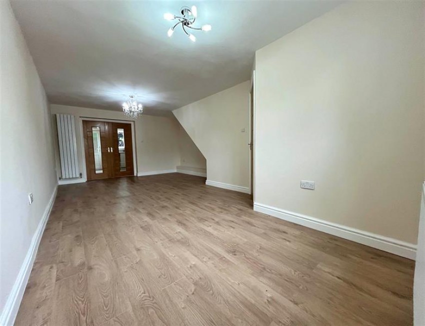 Images for Simons Close, Sale