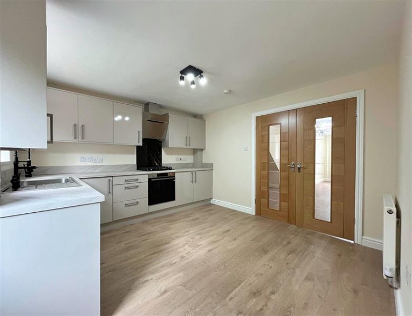 Images for Simons Close, Sale