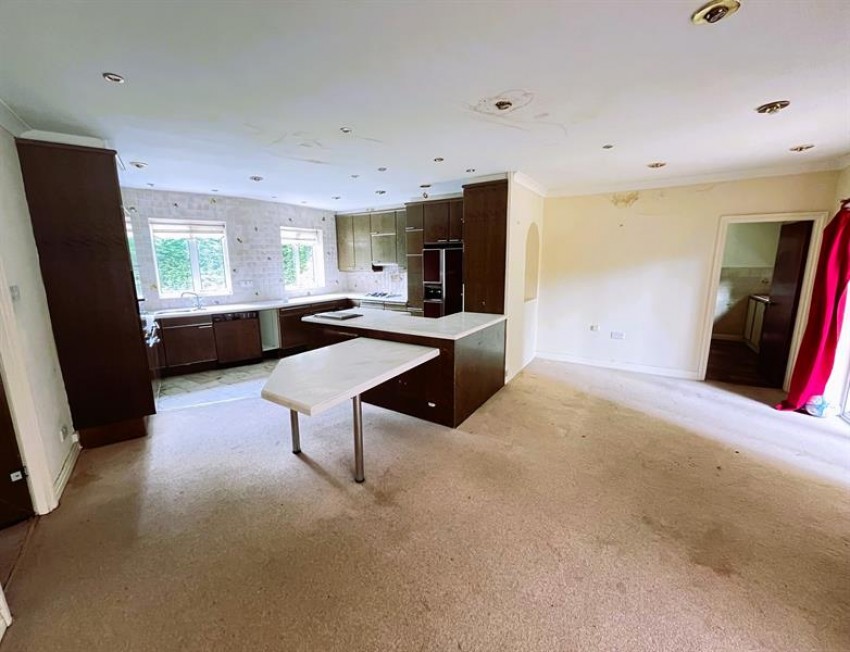 Images for 10 Blenheim Close, Hale,