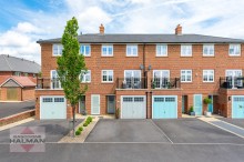 Images for Hangar Crescent, Woodford