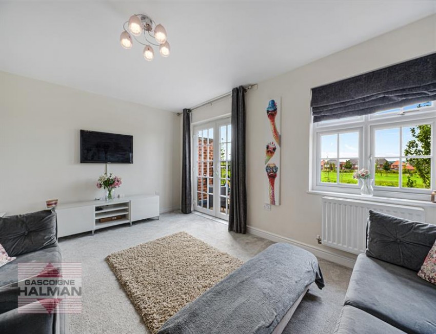 Images for Hangar Crescent, Woodford