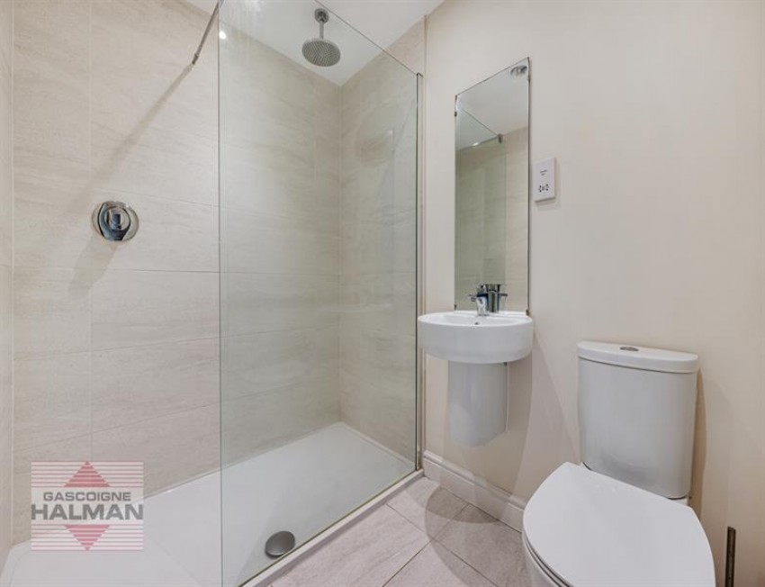 Images for Hangar Crescent, Woodford