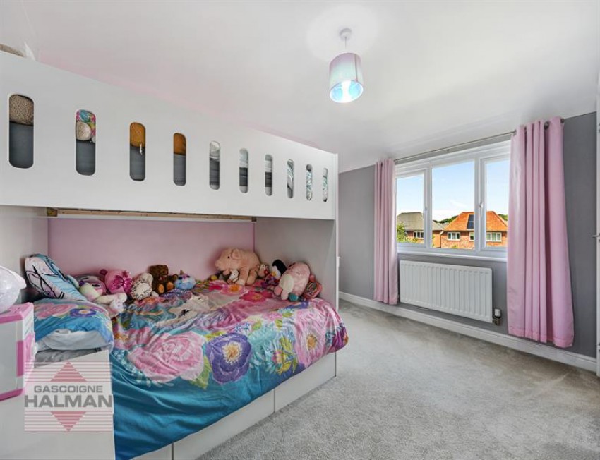 Images for Hangar Crescent, Woodford