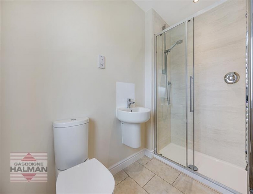 Images for Hangar Crescent, Woodford