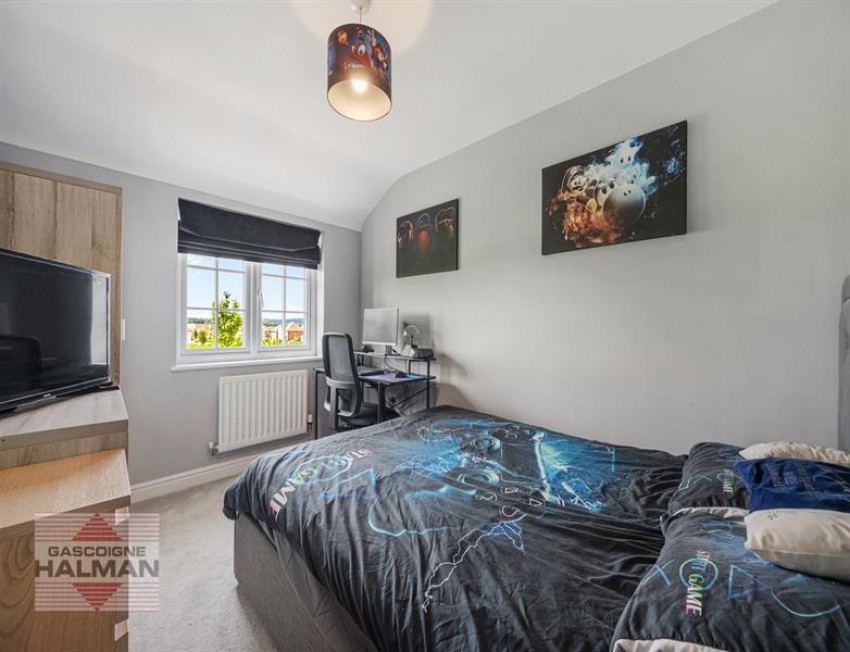 Images for Hangar Crescent, Woodford
