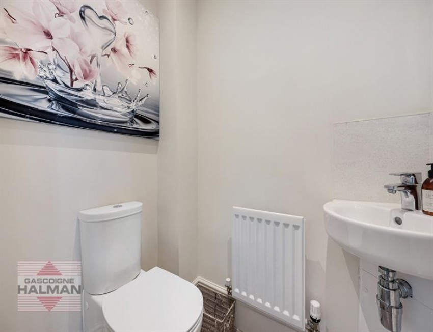 Images for Hangar Crescent, Woodford