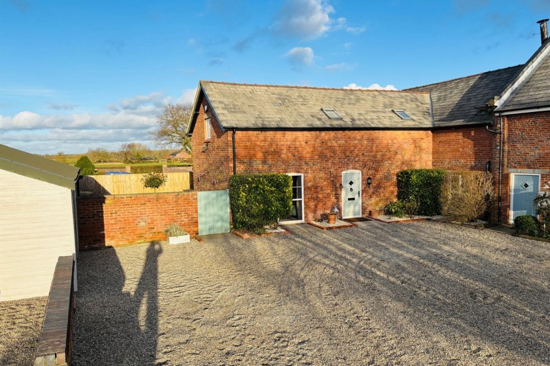 Cornhill Barns, Long Lane, Wettenhall