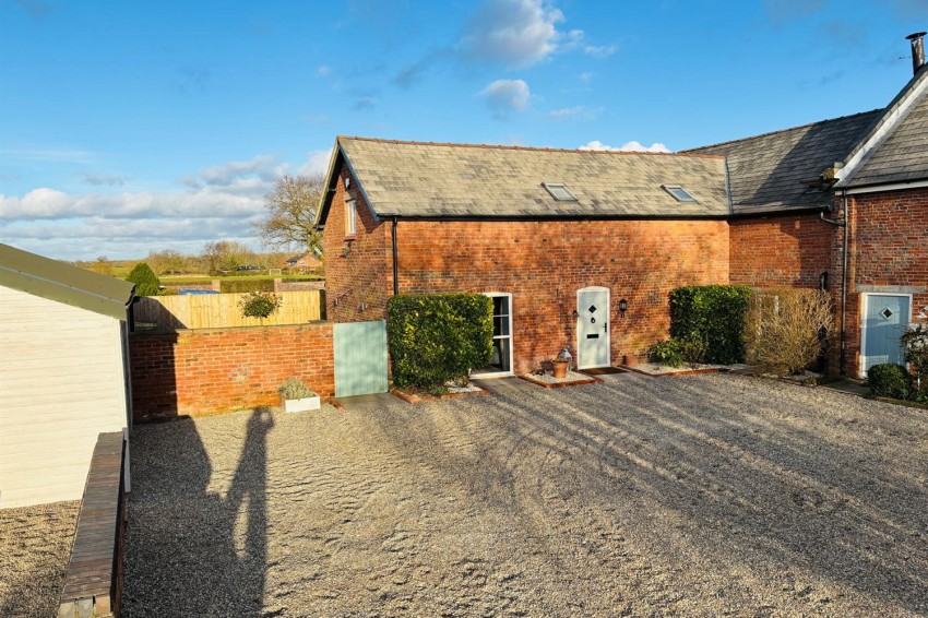 Images for Cornhill Barns, Long Lane, Wettenhall
