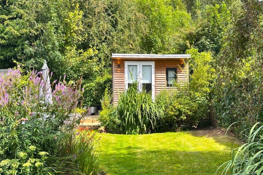 Images for Hilton Road, Poynton