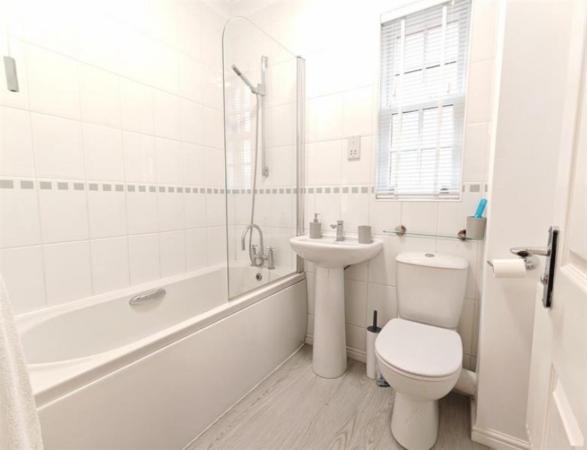 Images for Pewterspear Green Road, Appleton