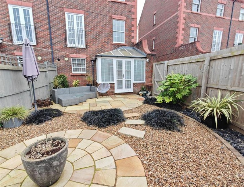 Images for Pewterspear Green Road, Appleton