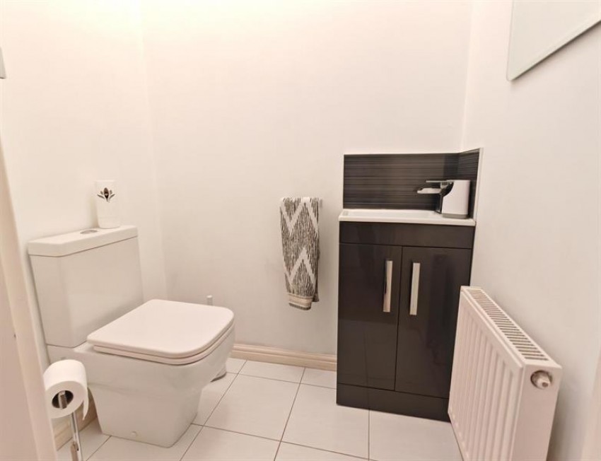 Images for Pewterspear Green Road, Appleton