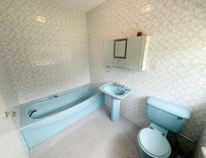 Images for Milverton Drive, Bramhall