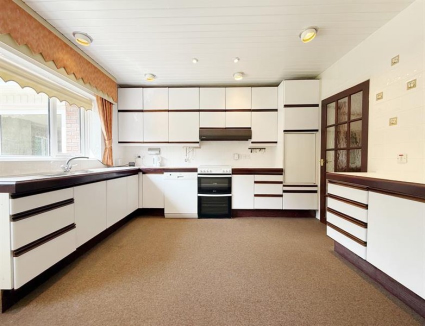 Images for Milverton Drive, Bramhall