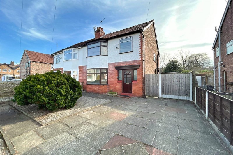 Russell Avenue, Sale