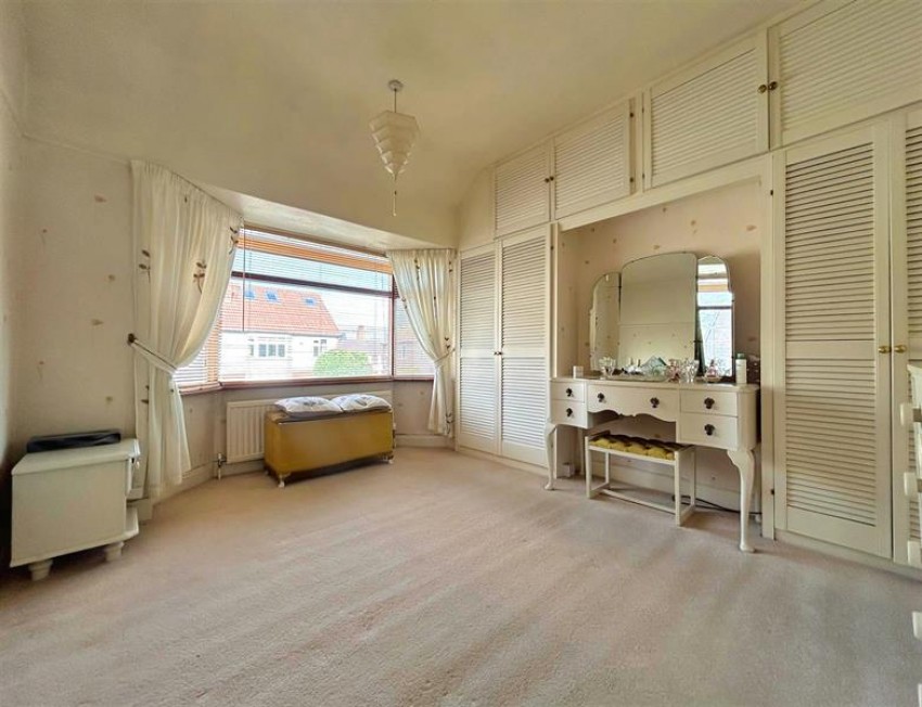 Images for Russell Avenue, Sale