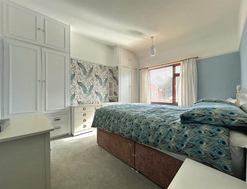 Images for Russell Avenue, Sale