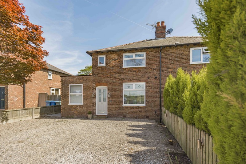 High Legh Road, Lymm