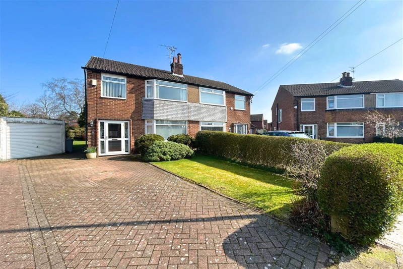 Carlyn Avenue, Sale