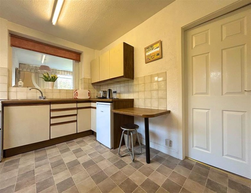 Images for Carlyn Avenue, Sale