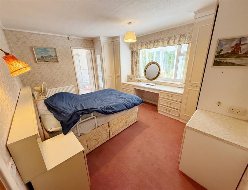 Images for Roundway, Bramhall