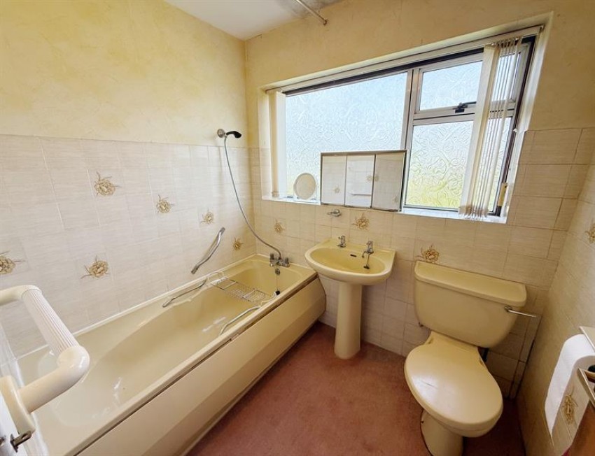 Images for Roundway, Bramhall