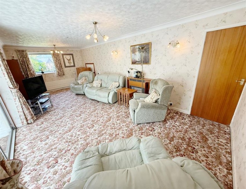 Images for Roundway, Bramhall