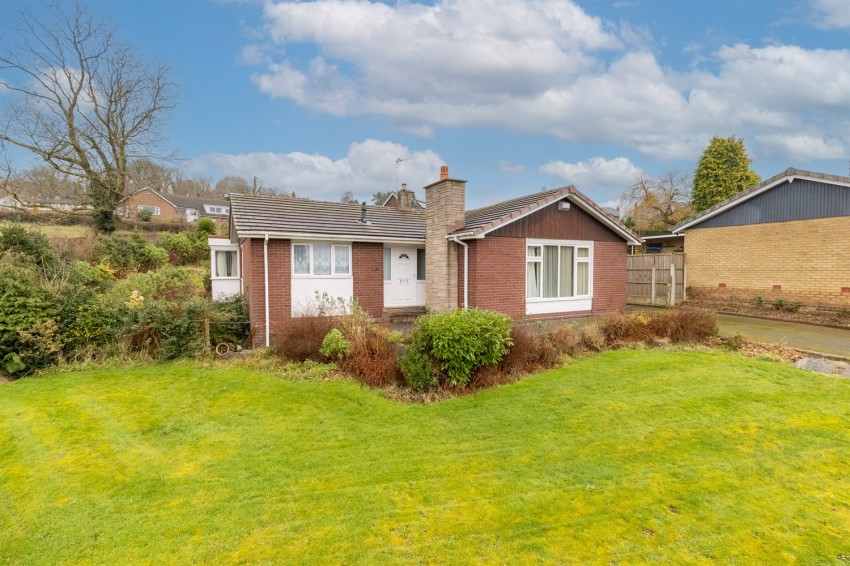 Images for Outstanding views and large bungalow in North Brook Road, Utkinton