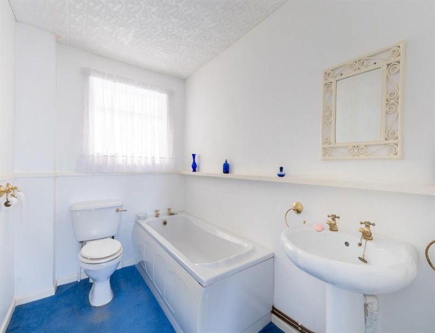 Images for Outstanding views and large bungalow in North Brook Road, Utkinton