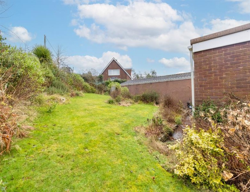 Images for Outstanding views and large bungalow in North Brook Road, Utkinton