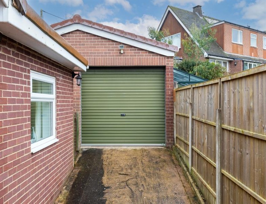 Images for Outstanding views and large bungalow in North Brook Road, Utkinton