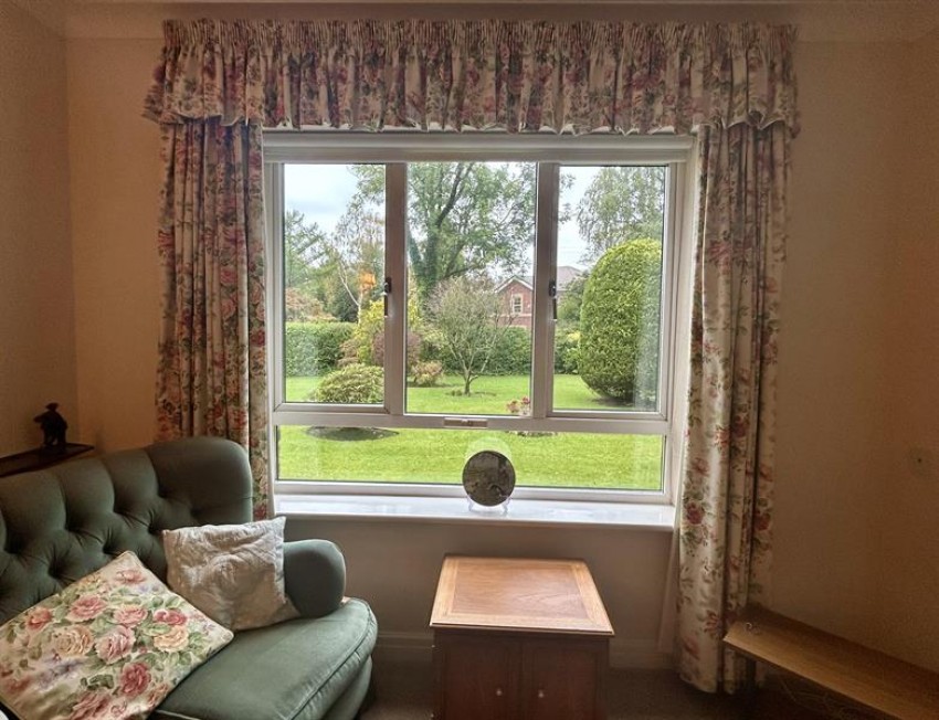 Images for Oakwood, Tabley Road, Knutsford