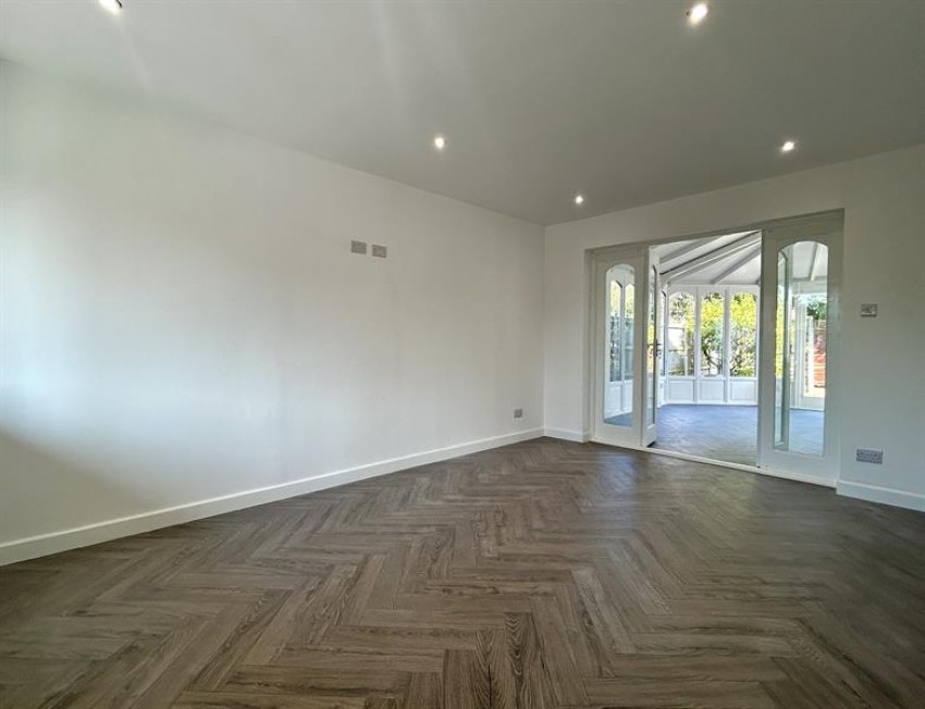 Images for East Avenue, Heald Green