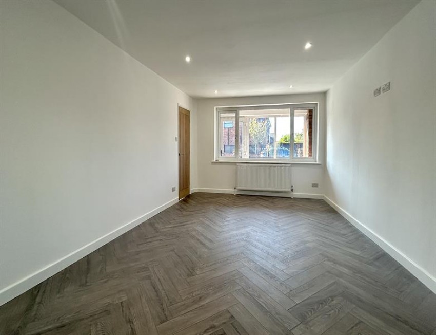 Images for East Avenue, Heald Green