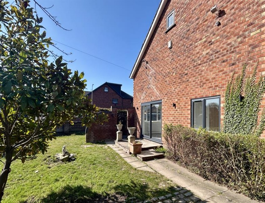 Images for East Avenue, Heald Green