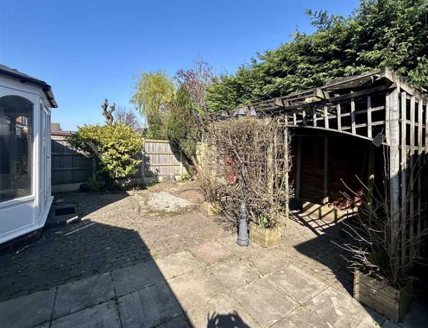 Images for East Avenue, Heald Green