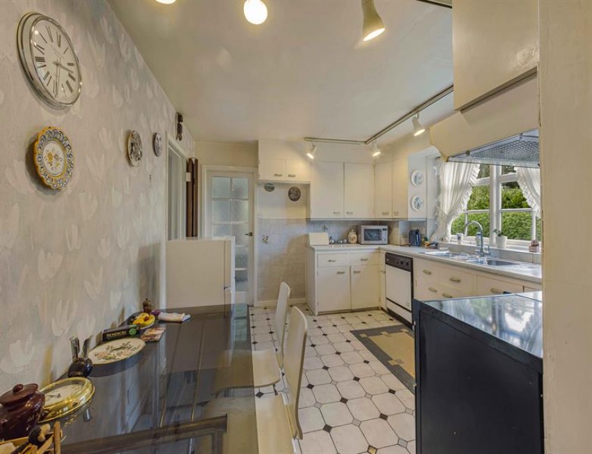 Images for Meadow Drive, Prestbury